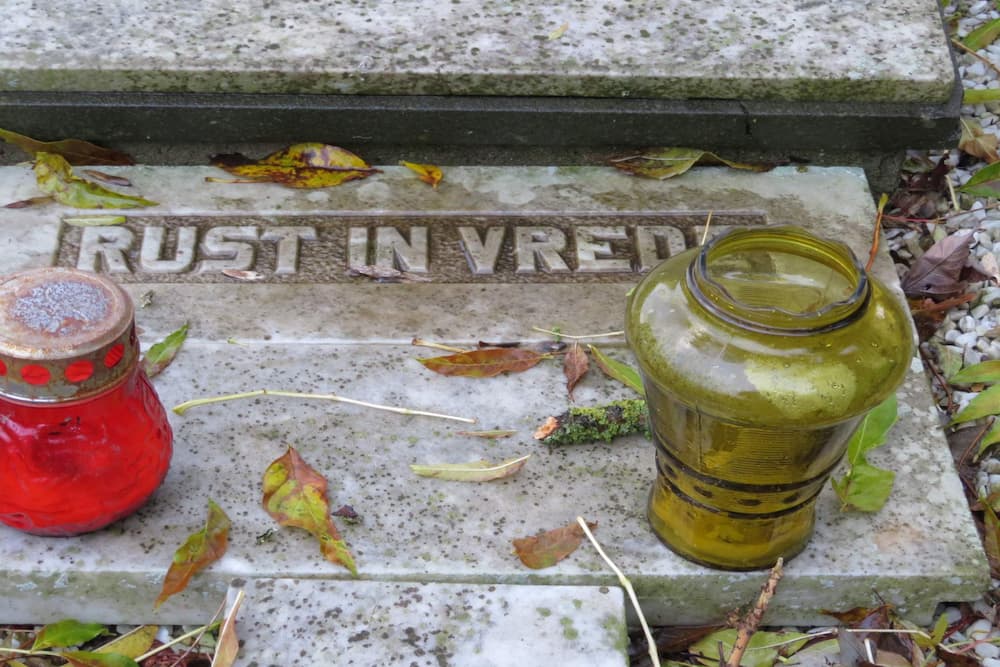 Dutch War Grave Oud-Beijerland #3