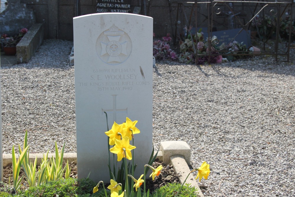 Commonwealth War Graves Les Hemmes #5