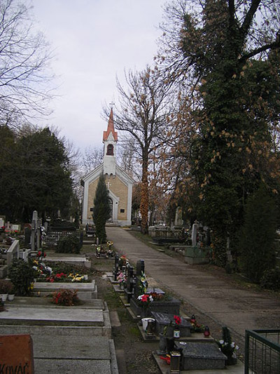 Oorlogsgraven Katholieke Begraafplaats Komarno #1