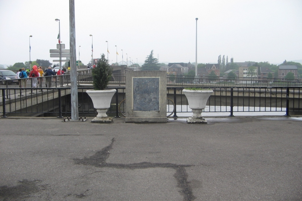 Oorlogsmonument Belgische Spoorwegen Vis