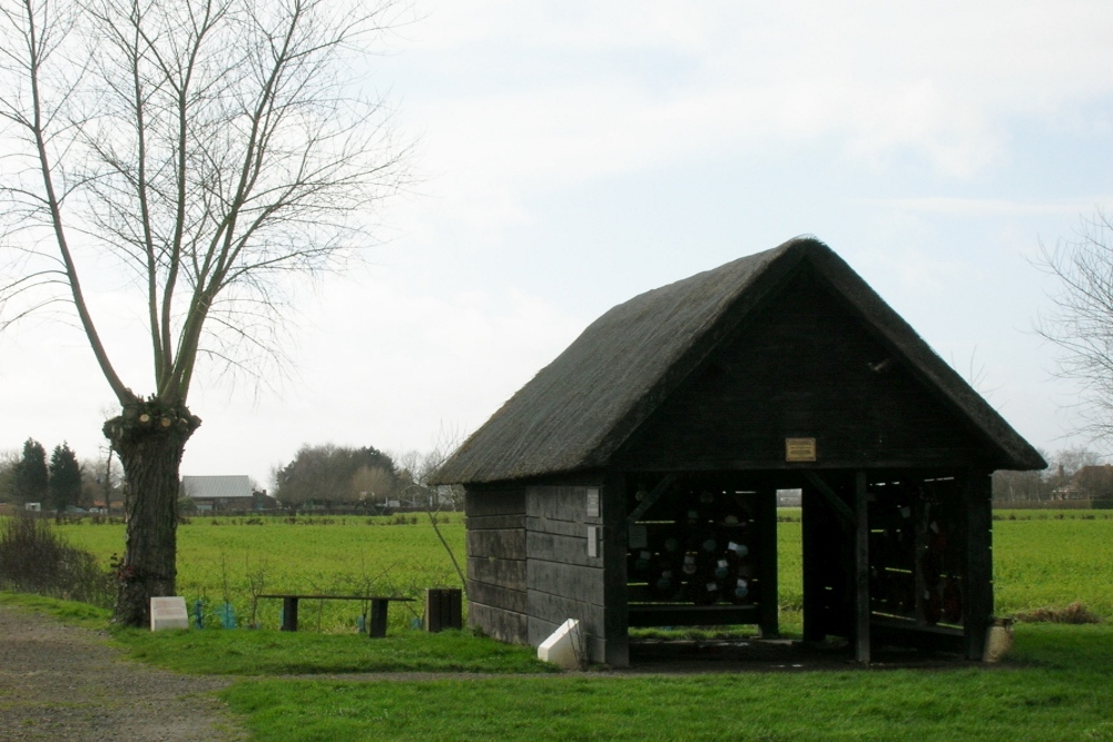 La Plaine au Bois Memorial Site  - De Heilige Boom - Esquelbecq