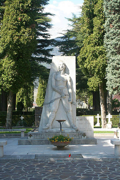 Monument Italiaanse Soldaten 1939-1945 #1