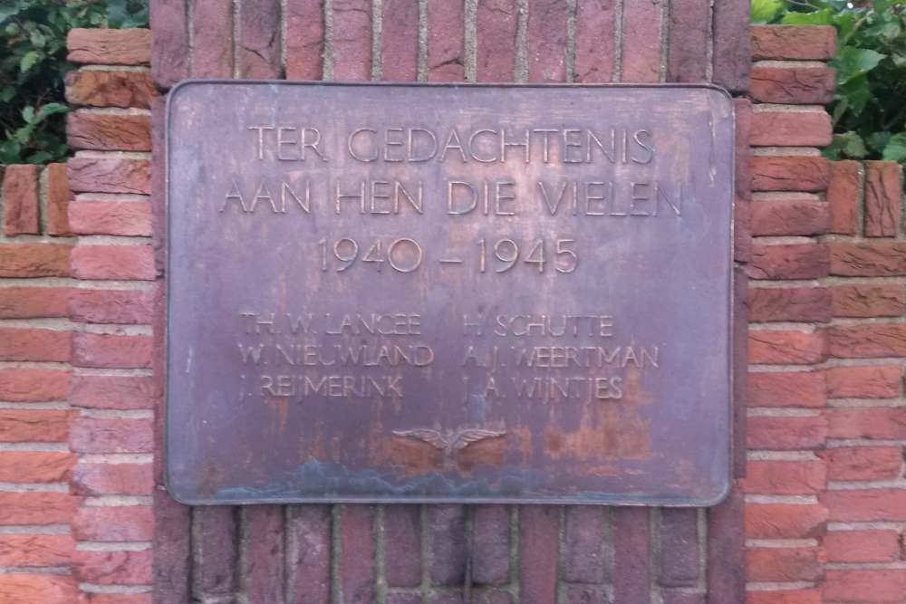 Monument en Plaquette Omgekomen NS-Medewerkers Wagenwerkplaats Amersfoort #4