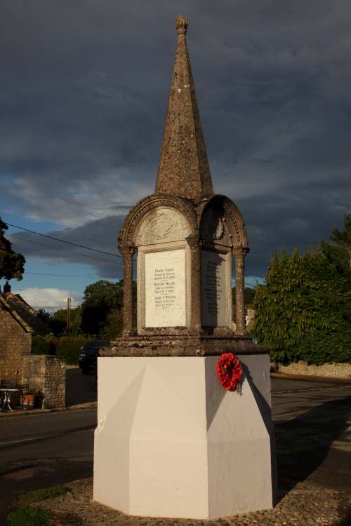 Oorlogsmonument Ramsden #1