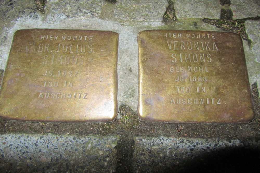 Stolpersteine Reischplatz 6 #1