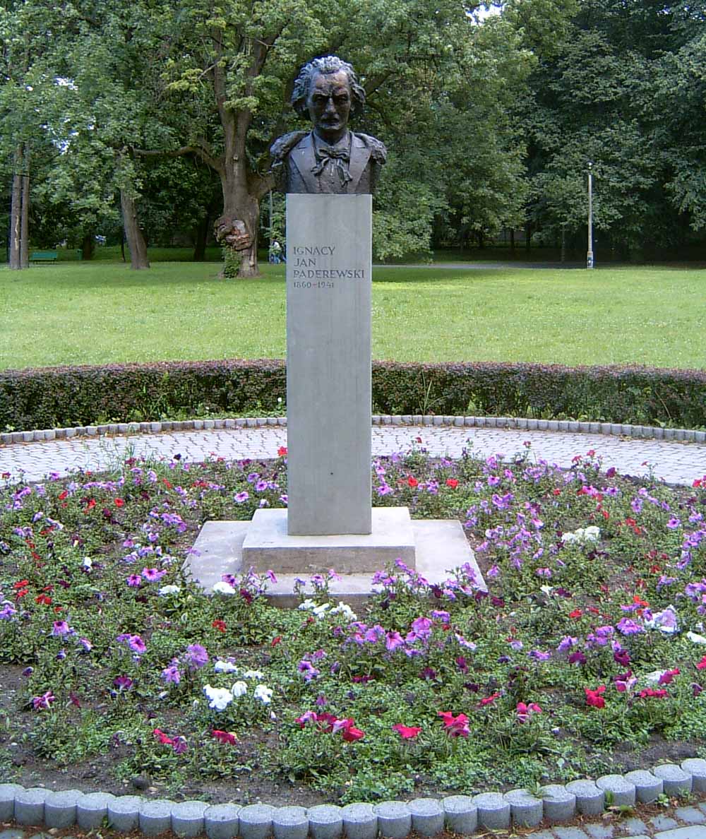 Busts Jordana Park Cracow #3