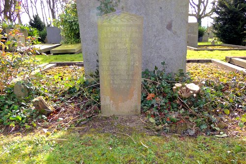 Nederlandse Oorlogsgraven Nieuw en St. Joosland