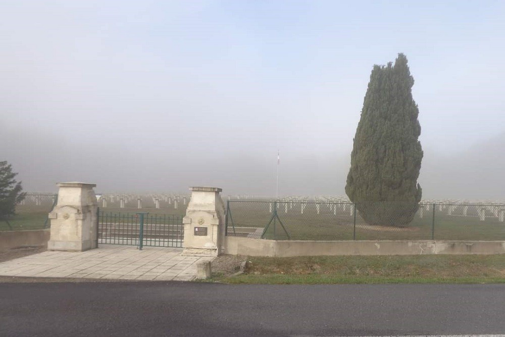 French War Cemetery Saint-Thomas-en-Argonne