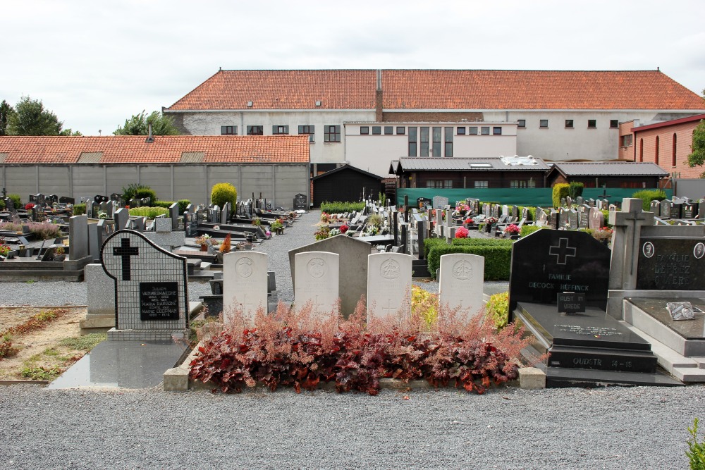 Commonwealth War Graves Deerlijk #2