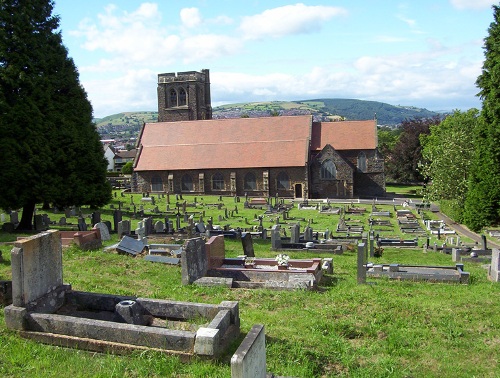 Commonwealth War Graves St Martin Churchyard