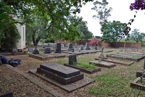 Oorlogsgraven van het Gemenebest St. Luke's Churchyard #1