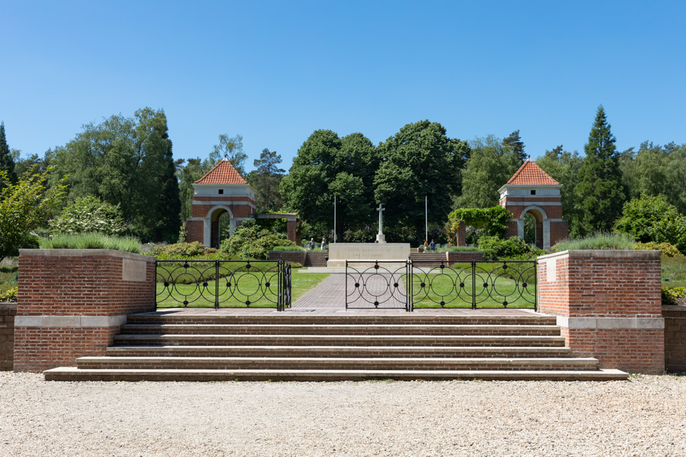 Canadese Oorlogsbegraafplaats Holten