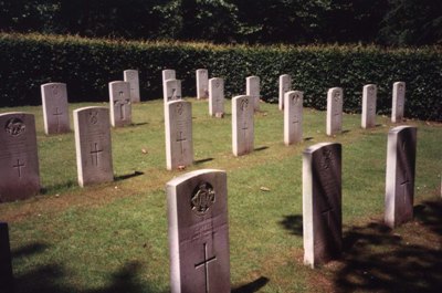 Commonwealth War Graves Lodge Hill Cemetery