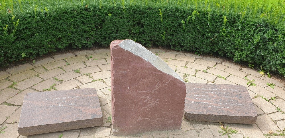 Oorlogsmonument & Bevrijdingsboom Heerjansdam #4