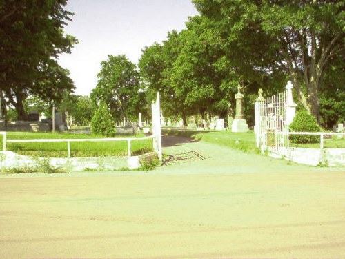 Commonwealth War Graves Cap-Saint-Ignace Cemetery