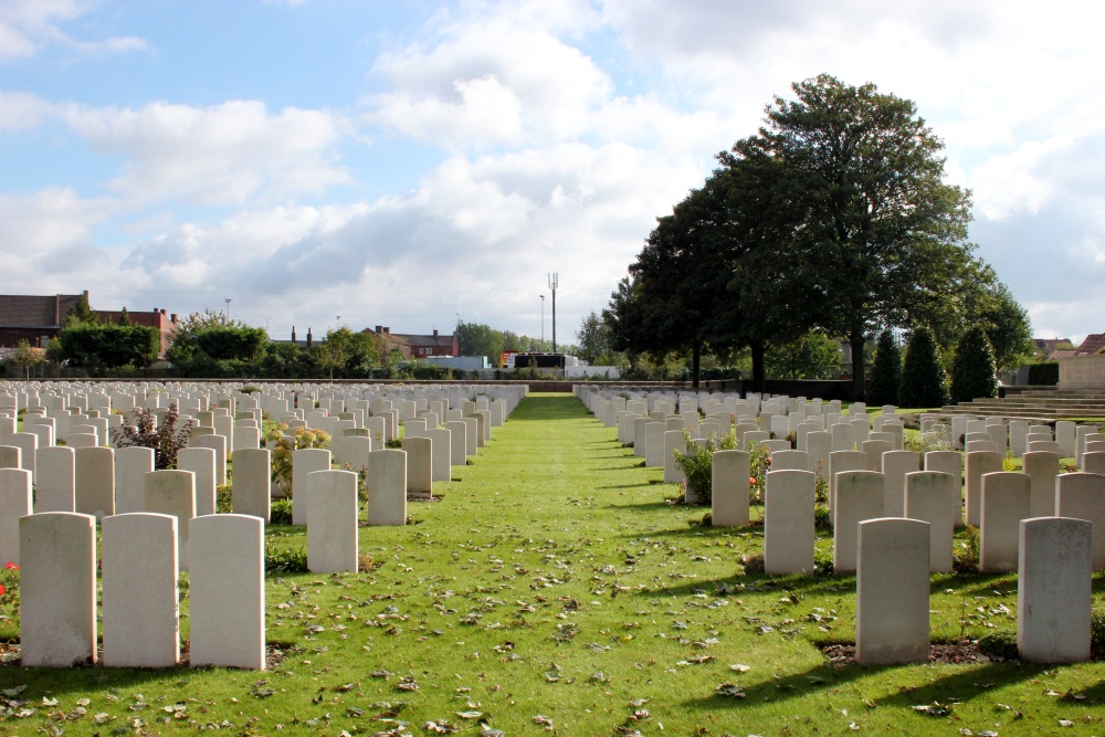 Commonwealth War Cemetery Philosophe #2