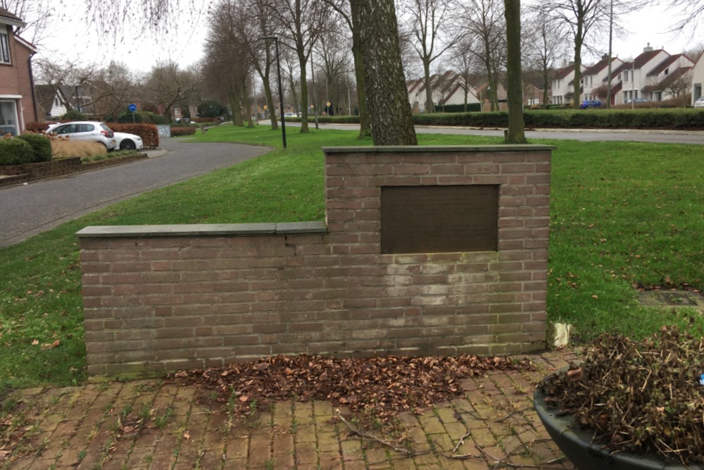 Monument Bemanning Lancaster Bommenwerper ED357 Dronten #1