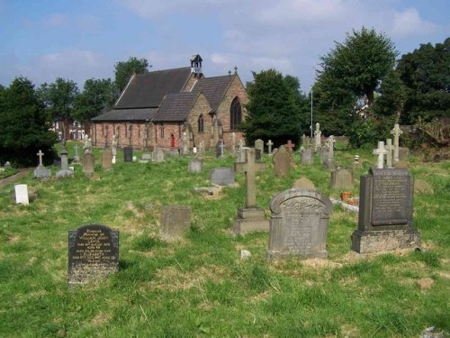 Oorlogsgraven van het Gemenebest Holy Evangelists Churchyard