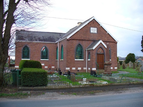 Commonwealth War Graves Weaver Methodist Chapelyard #1