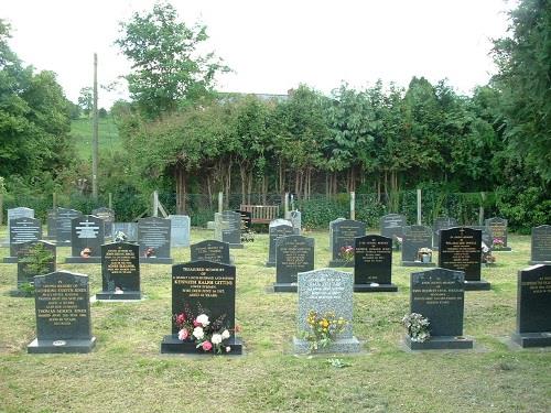 Oorlogsgraf van het Gemenebest St. Garmon Churchyard