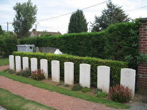 Oorlogsgraven van het Gemenebest Bouzincourt