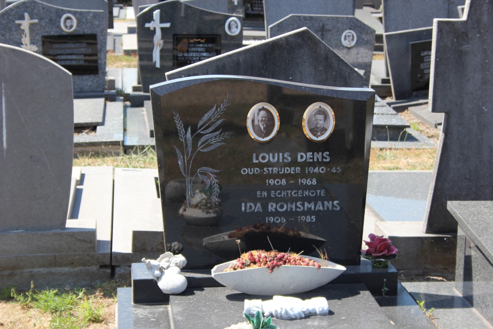 Belgian Graves Veterans Ertvelde #3