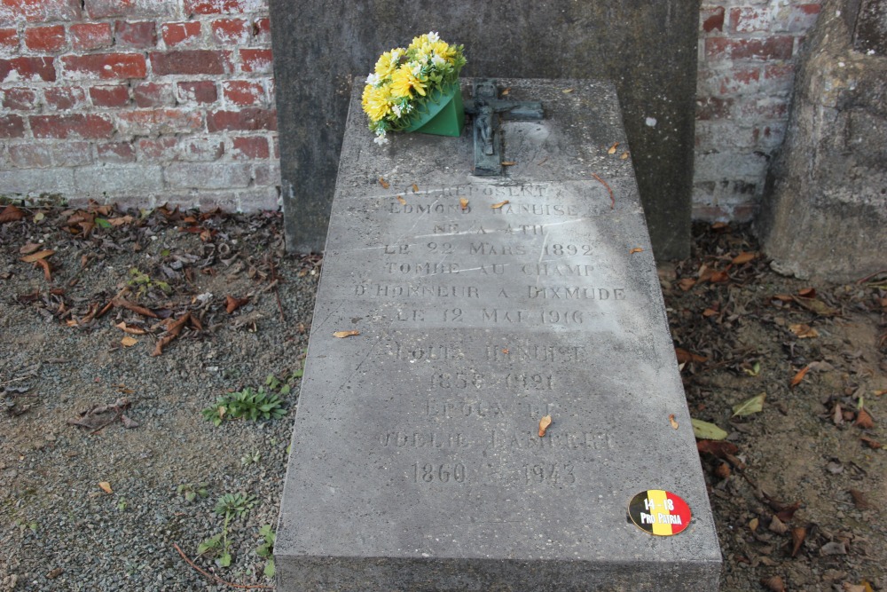 Belgische Oorlogsgraven Lessines Oude Gemeentelijke Begraafplaats #3