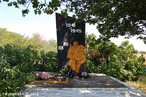 Mass Grave Soviet Soldiers Radyvonivka #1