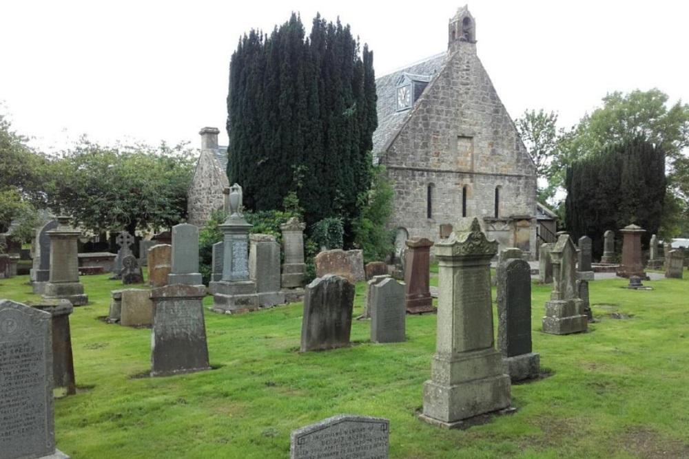Commonwealth War Grave Symington Parish Churchyard #1