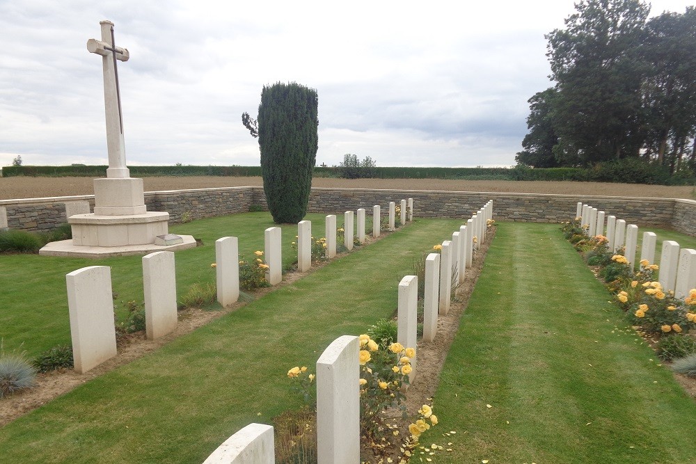 Commonwealth War Cemetery Herbecourt #1