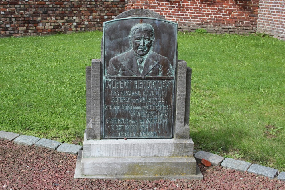 Monument Albert Hendrickx Outgaarden #1