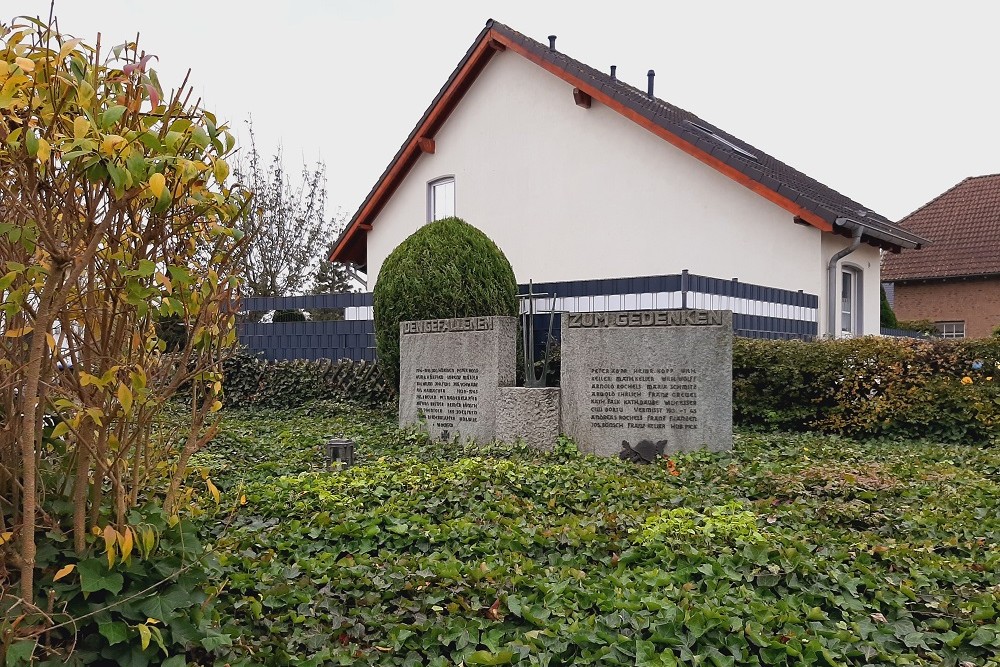 War Memorial Lüxheim #1