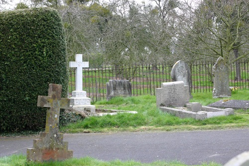 Commonwealth War Graves St. Mary the Virgin Churchyard #1