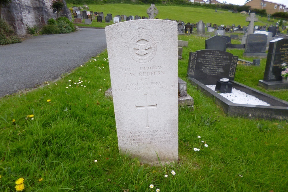Oorlogsgraven van het Gemenebest Holywell Cemetery