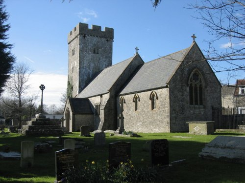 Oorlogsgraven van het Gemenebest St. Cattwg Churchyard