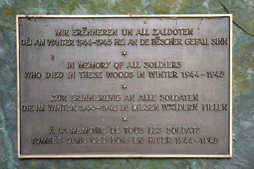 Monument Voormalig Massagraf Soldaten #4