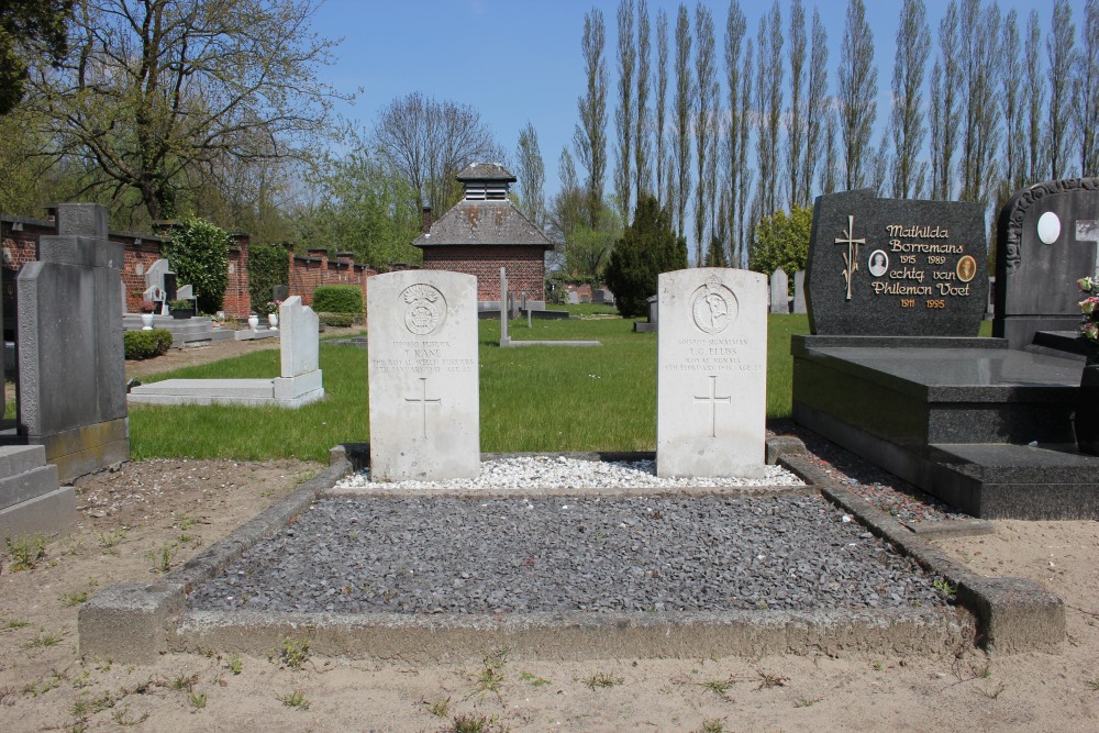 Oorlogsgraven van het Gemenebest Onze-Lieve-Vrouw-Waver #2