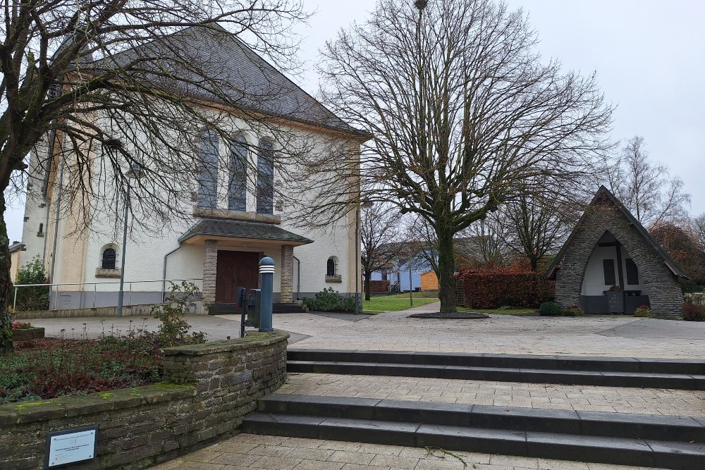 Oorlogsmonument Heinerscheid #1