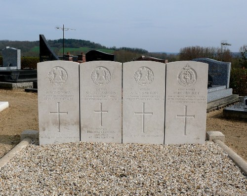 Commonwealth War Graves Bourg-et-Comin