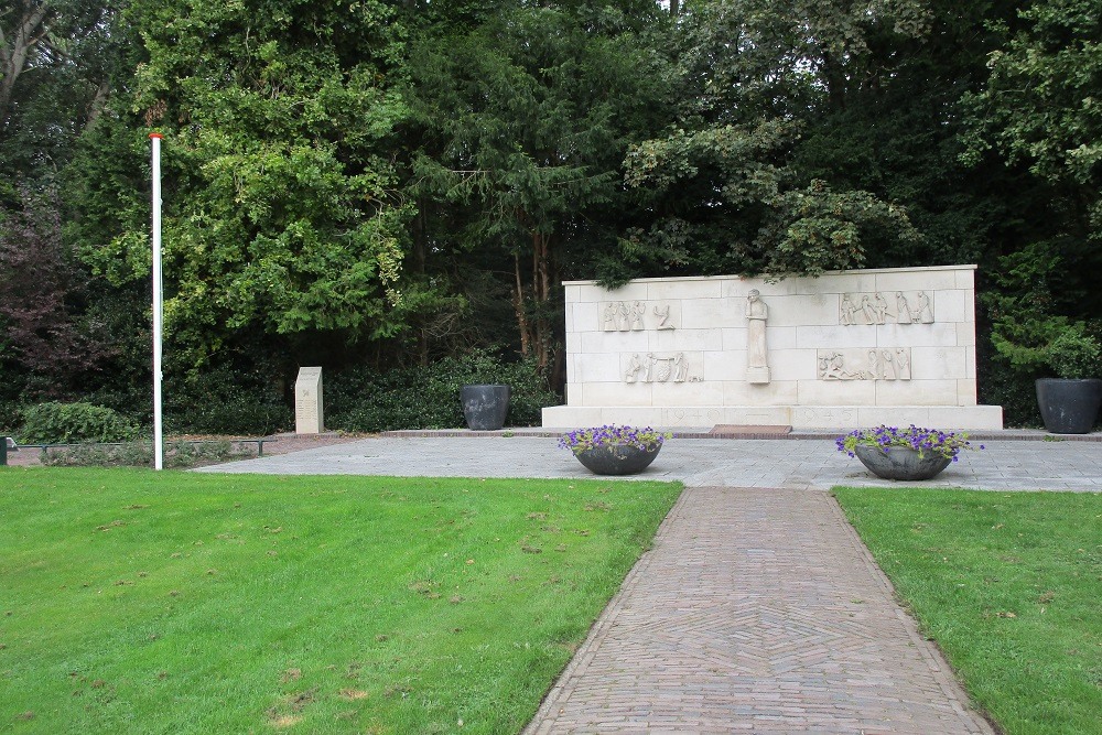 Oorlogsmonument Soest #4