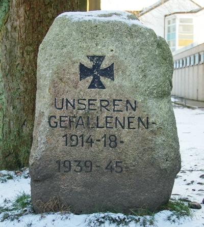 War Memorial Uetersen #1