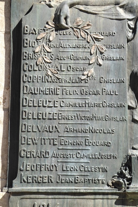Gedenkteken Douane en Belastingdienst Henegouwen	 #4
