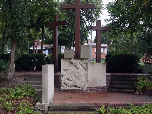 Oorlogsmonument Esterwegen #1