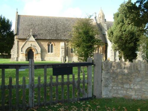 Oorlogsgraf van het Gemenebest All Saints Churchyard