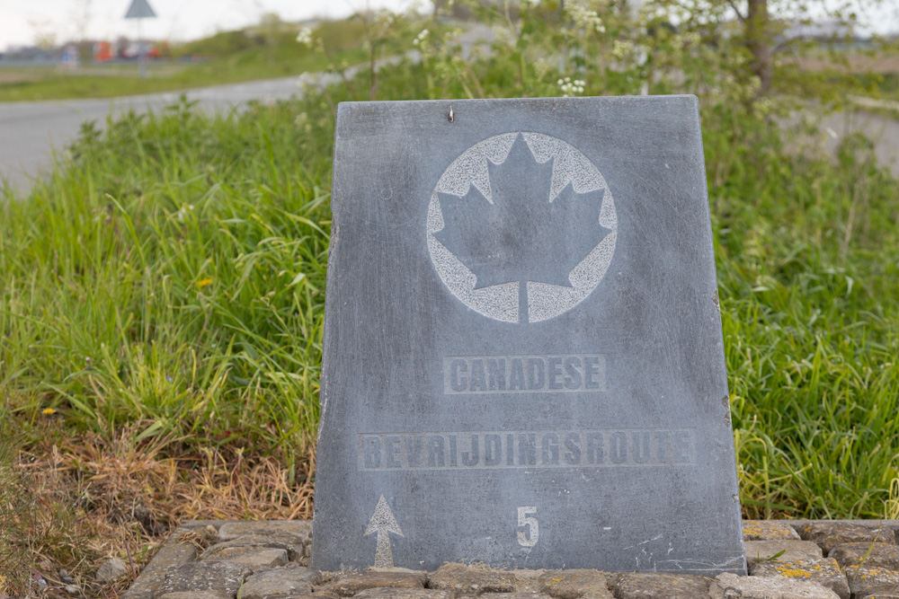 Wegmarkering nr. 5 Canadese Bevrijdingsroute #1