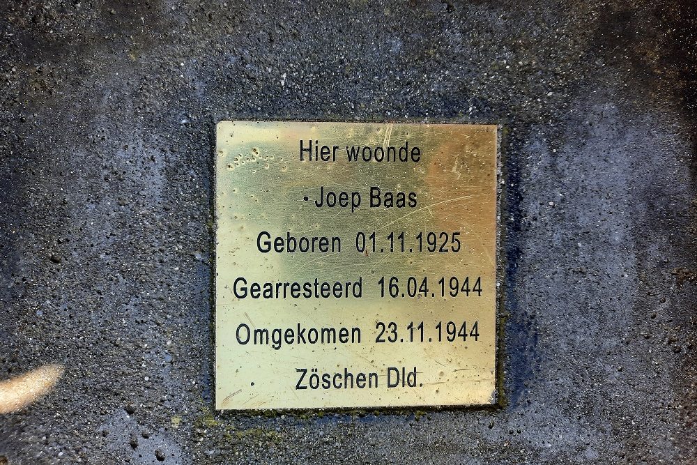 Memorial Stone Graaf Janstraat 37 #1