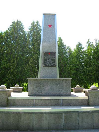 Sovjet Oorlogsbegraafplaats Rzepin #4