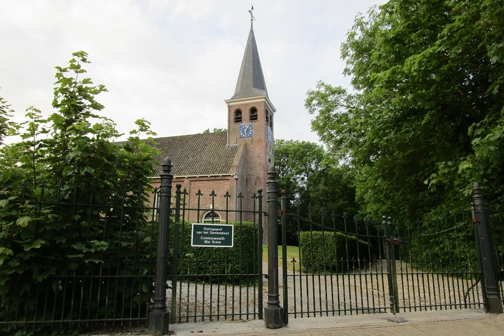 Commonwealth War Grave Protestant Churchyard Dongjum