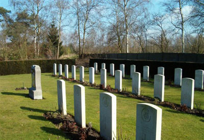 Commonwealth War Graves Stelen #5