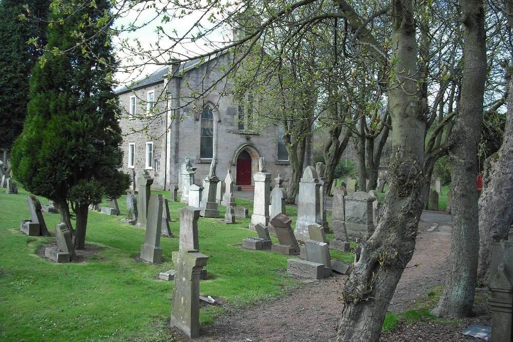 Commonwealth War Graves Clarkston Parish Churchyard #1